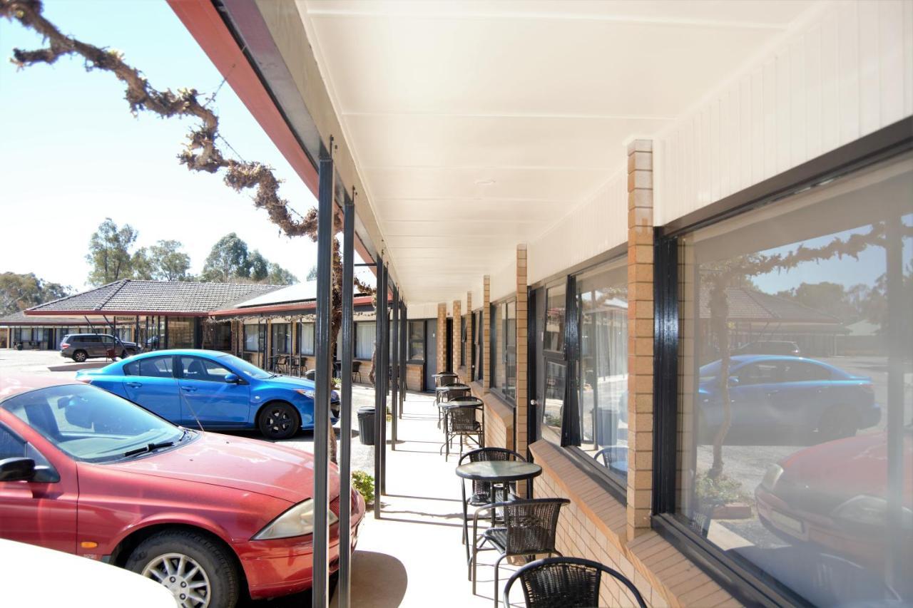 Civic Motor Inn Cowra Exterior foto