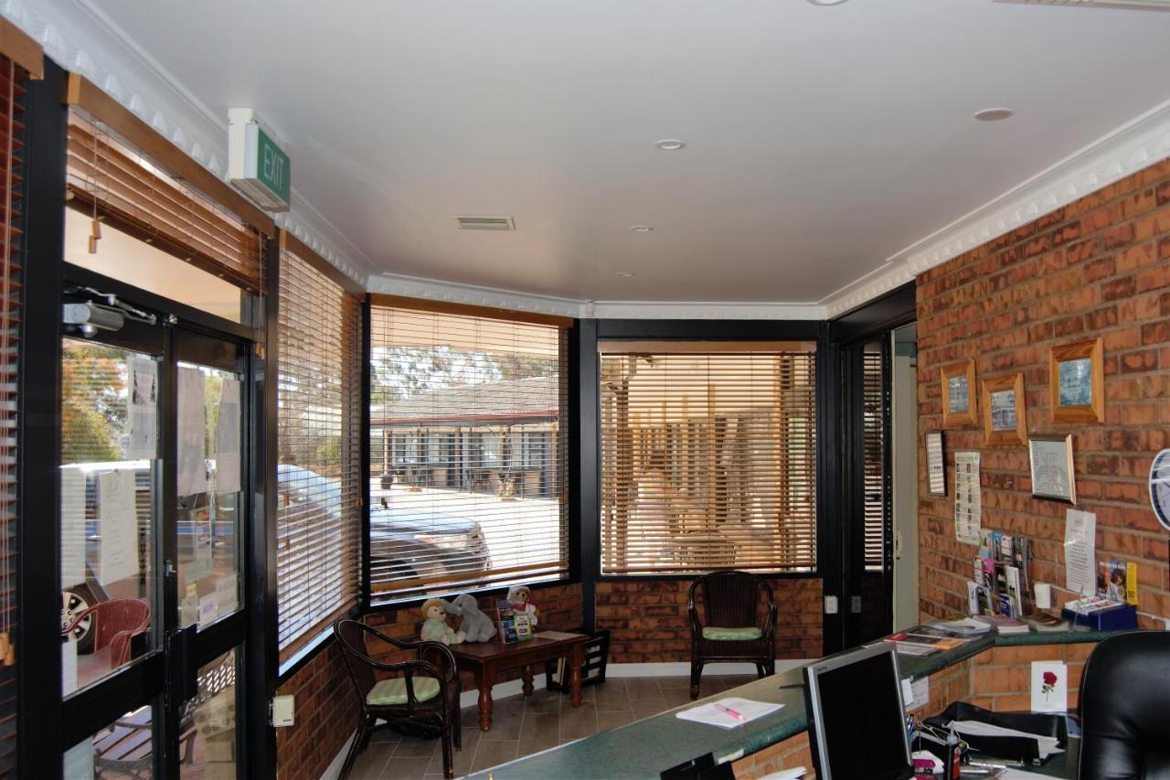 Civic Motor Inn Cowra Exterior foto