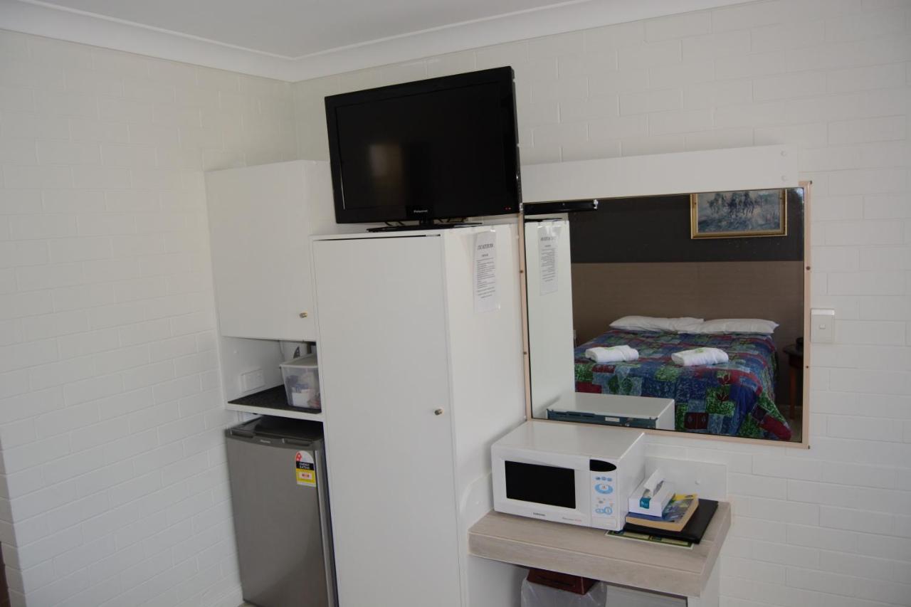 Civic Motor Inn Cowra Exterior foto