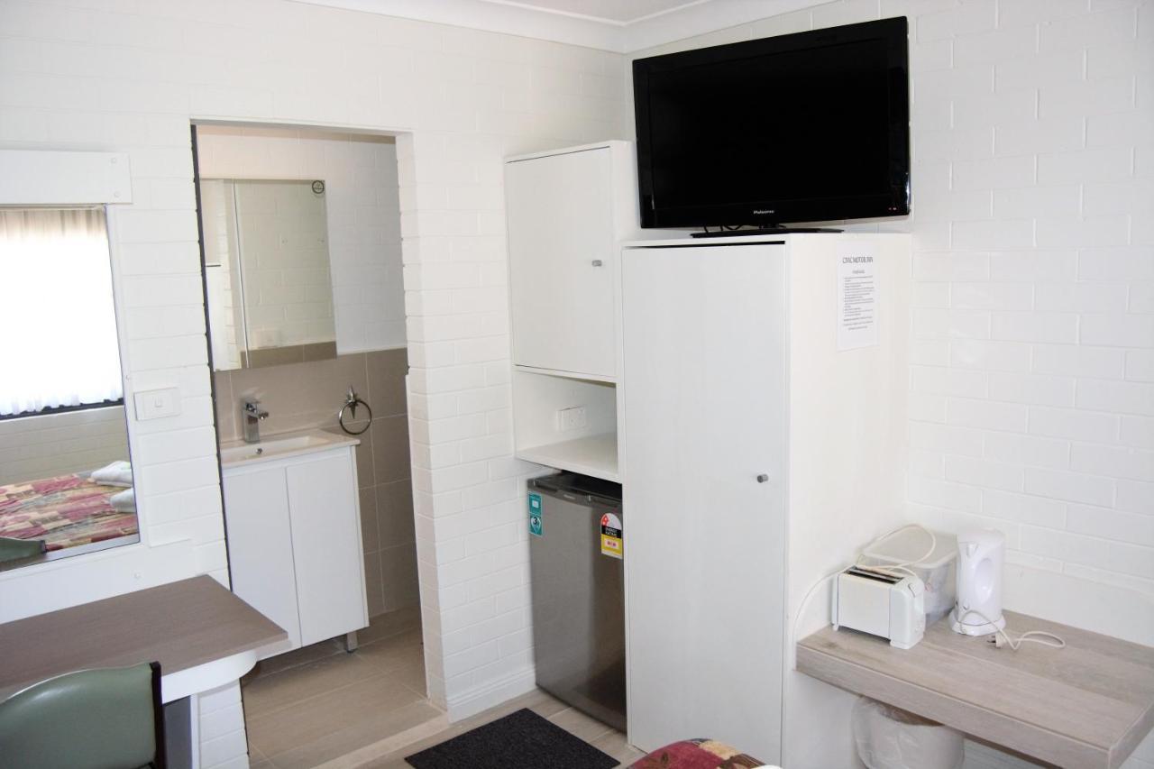 Civic Motor Inn Cowra Exterior foto